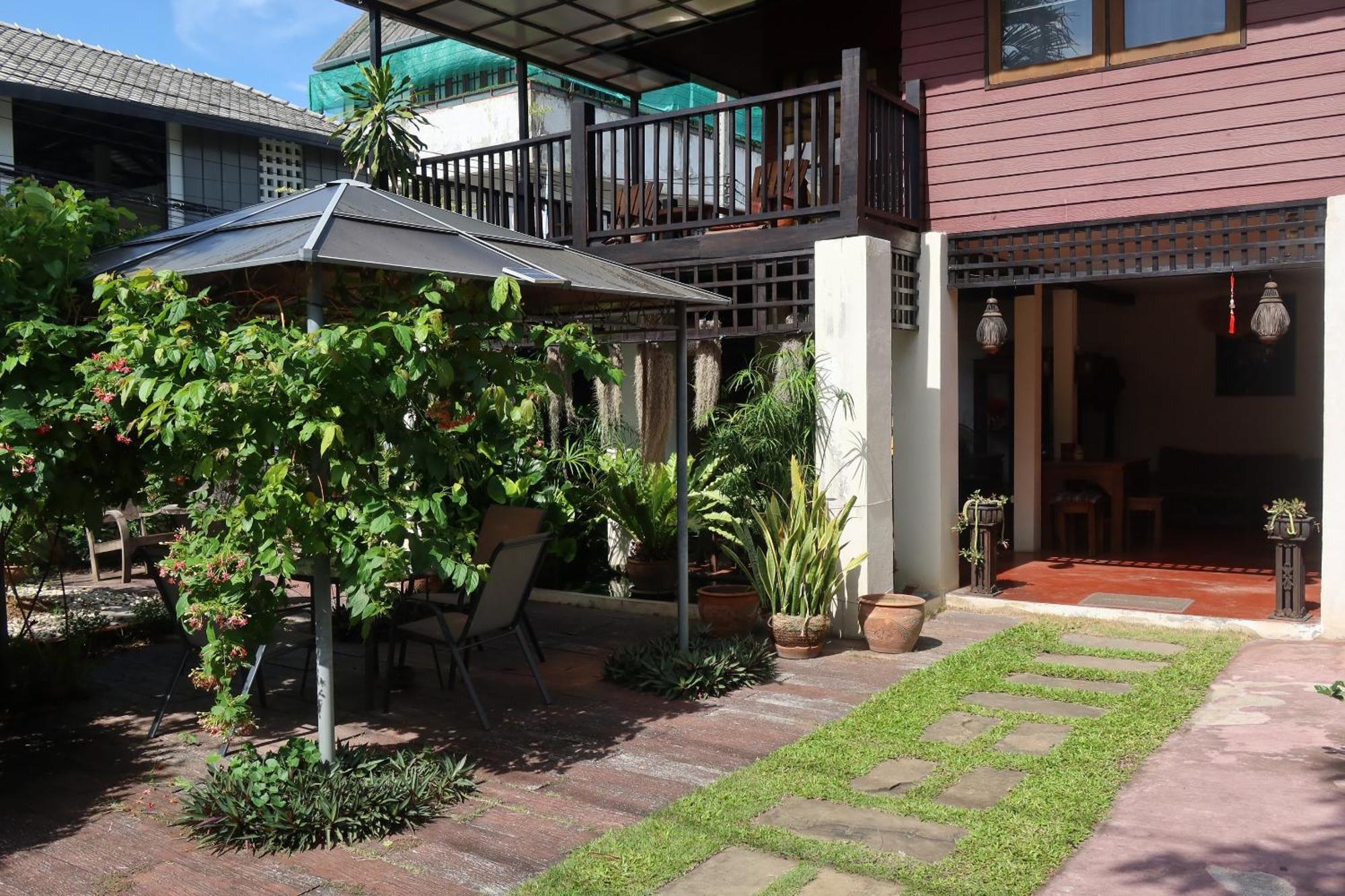 Banjai Garden Guesthouse Chiang Mai Exterior photo